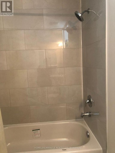 8 ARROWSTONE COURT, Brampton (Sandringham-Wellington), Ontario, L6R3T5