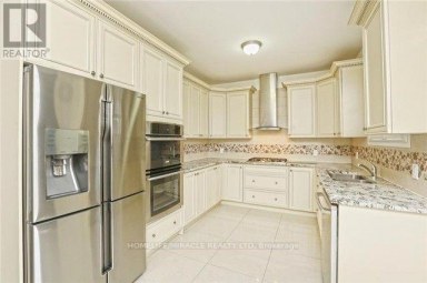 8 ARROWSTONE COURT Brampton (Sandringham-Wellington) Ontario photo 7