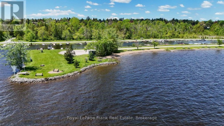 378 OLD SURREY LANE, Kawartha Lakes (Bobcaygeon), Ontario, K0M1A0