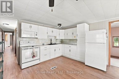 16537 HWY 62 Madoc Ontario photo 13