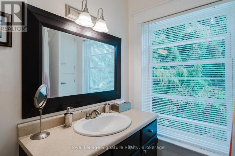 76 TROWBRIDGE STREET W, Meaford, Ontario, N4L1G3