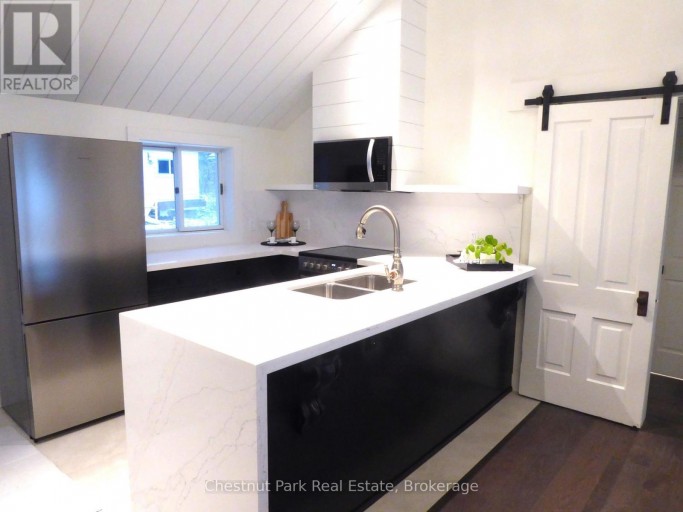 121 KIOWANA BEACH ROAD, Meaford, Ontario, N4L1W5