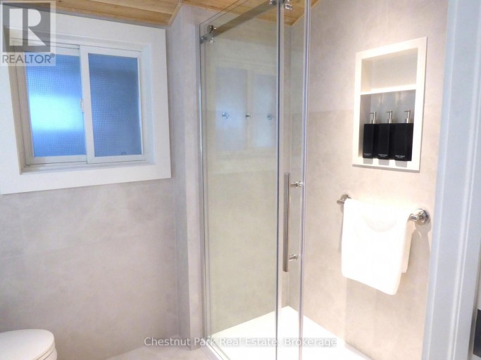 121 KIOWANA BEACH ROAD, Meaford, Ontario, N4L1W5
