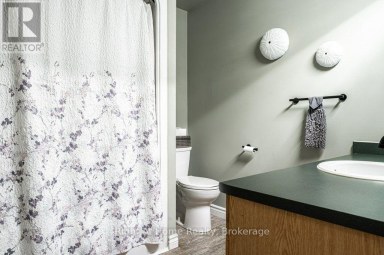 301 NORMAN STREET Stratford Ontario photo 35