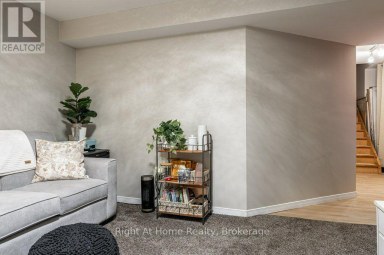 301 NORMAN STREET Stratford Ontario photo 41