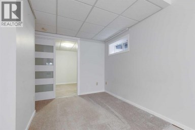 2416 14 Avenue NW Calgary Alberta photo 31