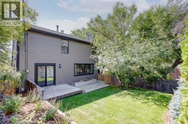 2416 14 Avenue NW Calgary Alberta photo 36