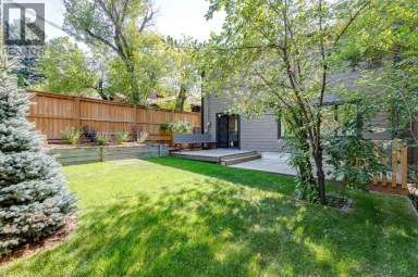 2416 14 Avenue NW Calgary Alberta photo 37