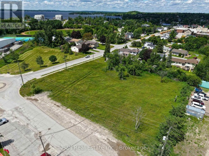 16 VETERANS WAY, Kawartha Lakes (Fenelon Falls), Ontario, K0M1N0