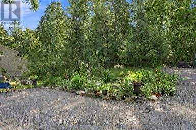 1561 CRYSTAL LAKE Trent Lakes Ontario photo 38