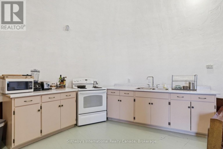 C - 22 MELVILLE STREET, Clearview (Nottawa), Ontario, L0M1P0