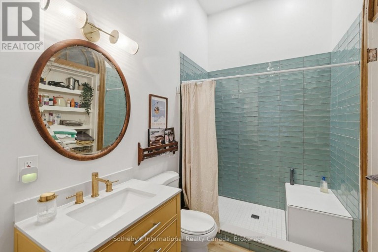 C - 22 MELVILLE STREET, Clearview (Nottawa), Ontario, L0M1P0