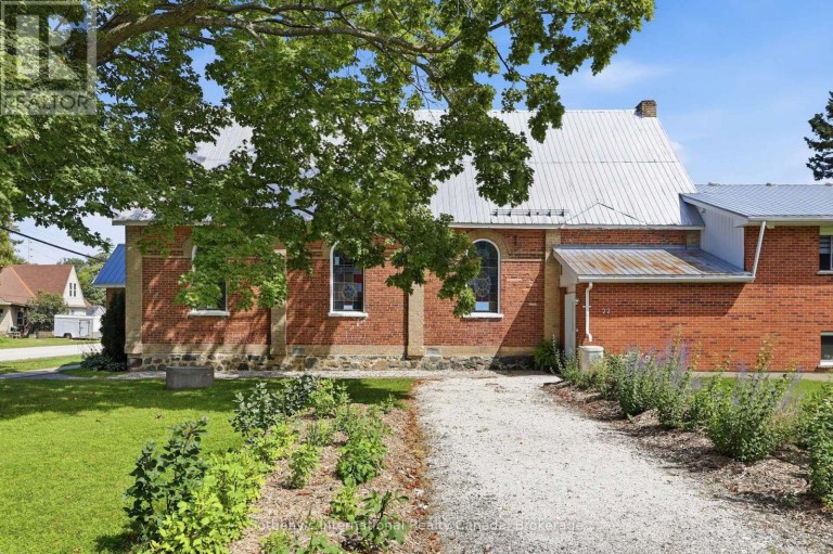 C - 22 MELVILLE STREET, Clearview (Nottawa), Ontario, L0M1P0