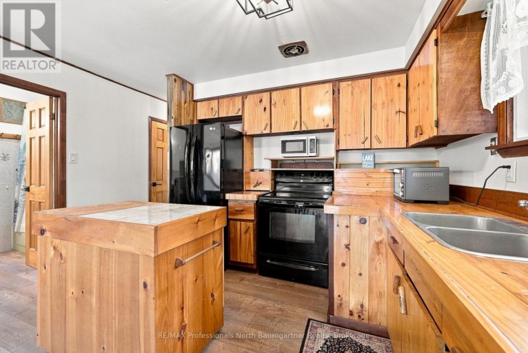 1110 EDWARD SANDERSON ROAD, Highlands East (Monmouth), Ontario, K0L2Y0