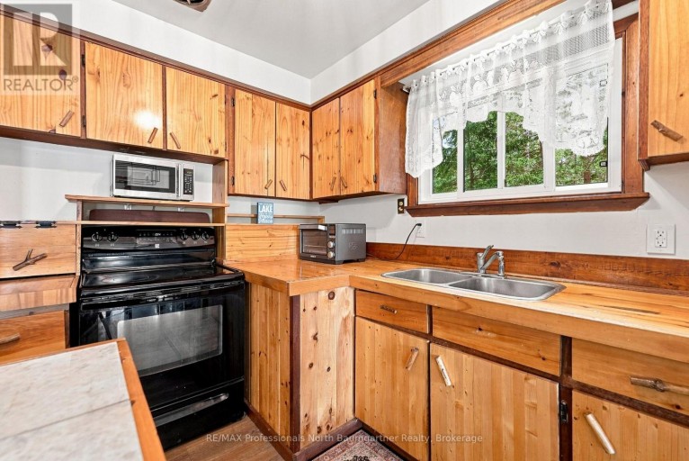 1110 EDWARD SANDERSON ROAD, Highlands East (Monmouth), Ontario, K0L2Y0