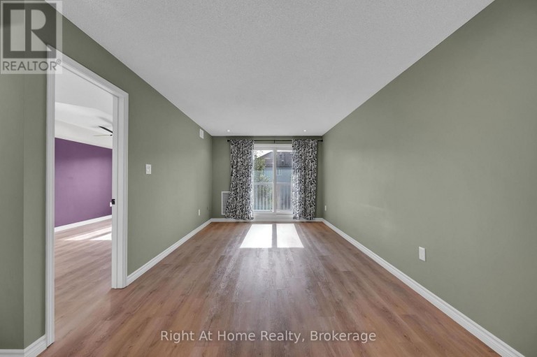 2 - 36 PETRA WAY, Whitby (Pringle Creek), Ontario, L1R0A5