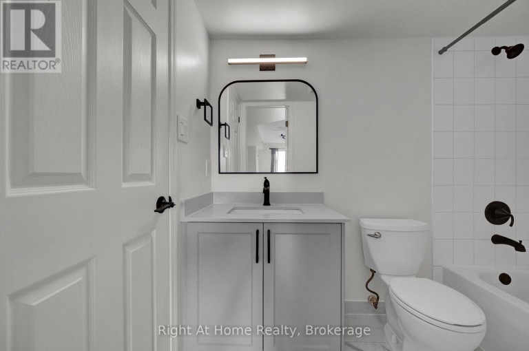 2 - 36 PETRA WAY, Whitby (Pringle Creek), Ontario, L1R0A5