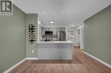 2 - 36 PETRA WAY Whitby (Pringle Creek) Ontario photo 3