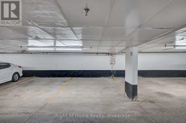 2 - 36 PETRA WAY, Whitby (Pringle Creek), Ontario, L1R0A5