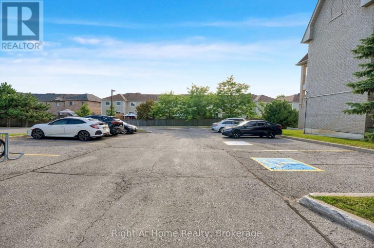 2 - 36 PETRA WAY, Whitby (Pringle Creek), Ontario, L1R0A5