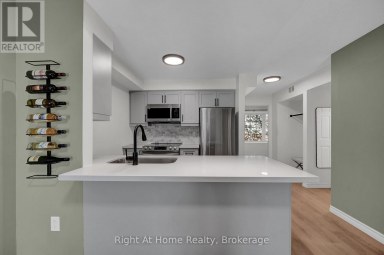 2 - 36 PETRA WAY Whitby (Pringle Creek) Ontario photo 4