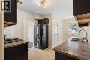 1741 24 Street SW Calgary Alberta photo 12