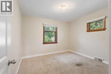 1741 24 Street SW Calgary Alberta photo 17