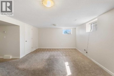 1741 24 Street SW Calgary Alberta photo 24