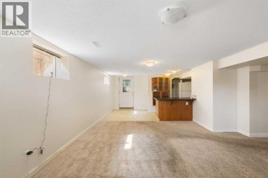 1741 24 Street SW Calgary Alberta photo 26
