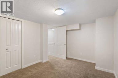 1741 24 Street SW Calgary Alberta photo 30