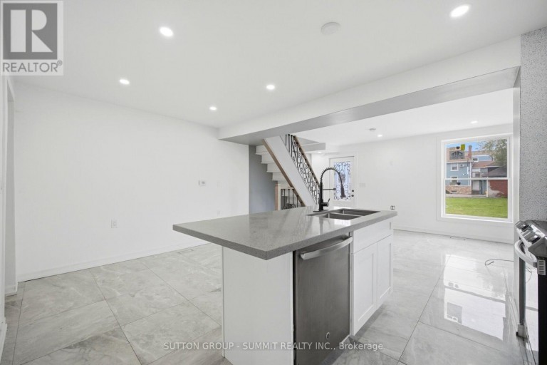 11 MAPLE STREET, Oshawa (Central), Ontario, L1H2L6