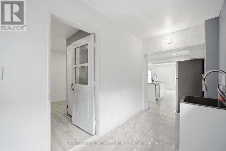 11 MAPLE STREET, Oshawa (Central), Ontario, L1H2L6