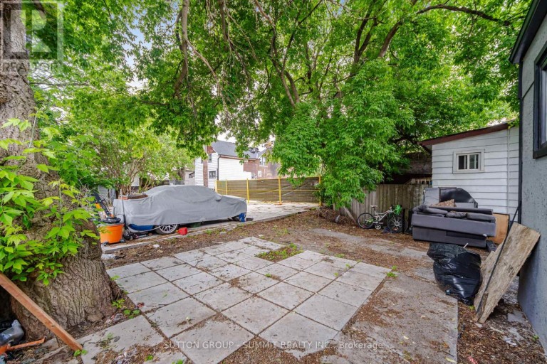 11 MAPLE STREET, Oshawa (Central), Ontario, L1H2L6