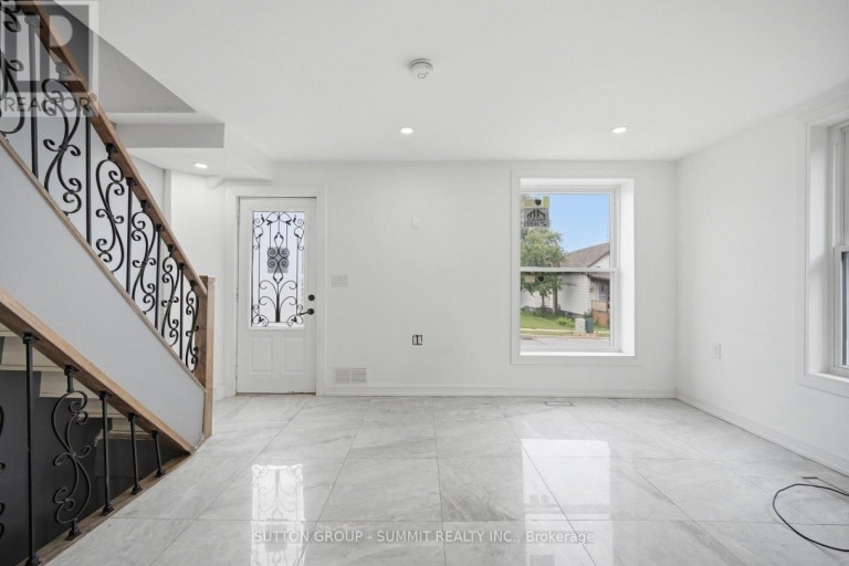 11 MAPLE STREET, Oshawa (Central), Ontario, L1H2L6
