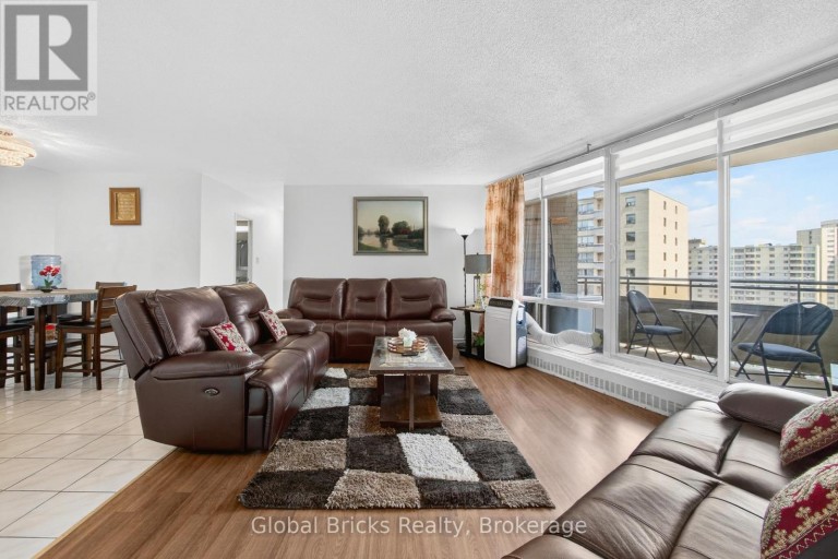 1904 - 380 DIXON ROAD, Toronto (Kingsview Village-The Westway), Ontario, M9R1T3