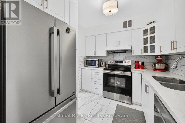 1904 - 380 DIXON ROAD, Toronto (Kingsview Village-The Westway), Ontario, M9R1T3