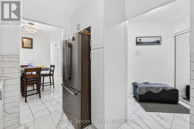 1904 - 380 DIXON ROAD, Toronto (Kingsview Village-The Westway), Ontario, M9R1T3