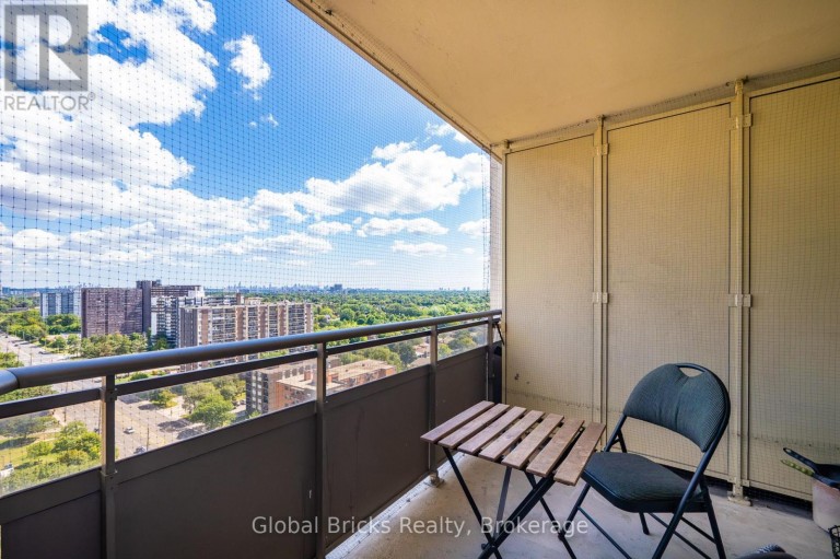 1904 - 380 DIXON ROAD, Toronto (Kingsview Village-The Westway), Ontario, M9R1T3