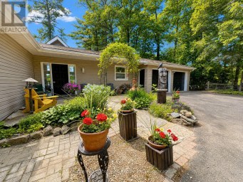 25 GOVERNMENT DOCK ROAD Kawartha Lakes (Laxton/Digby/Longford) Ontario photo 5