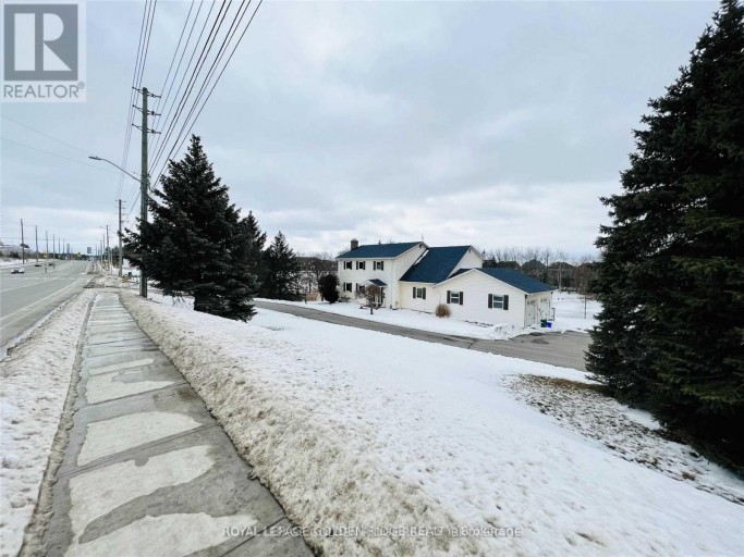 15482 LESLIE STREET, Aurora, Ontario, L4G7C4