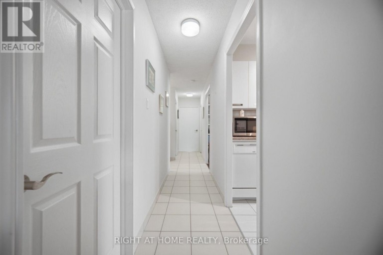301 - 1580 MISSISSAUGA VALLEY BOULEVARD, Mississauga (Mississauga Valleys), Ontario, L5A3T8