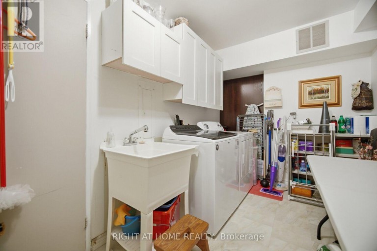 301 - 1580 MISSISSAUGA VALLEY BOULEVARD, Mississauga (Mississauga Valleys), Ontario, L5A3T8