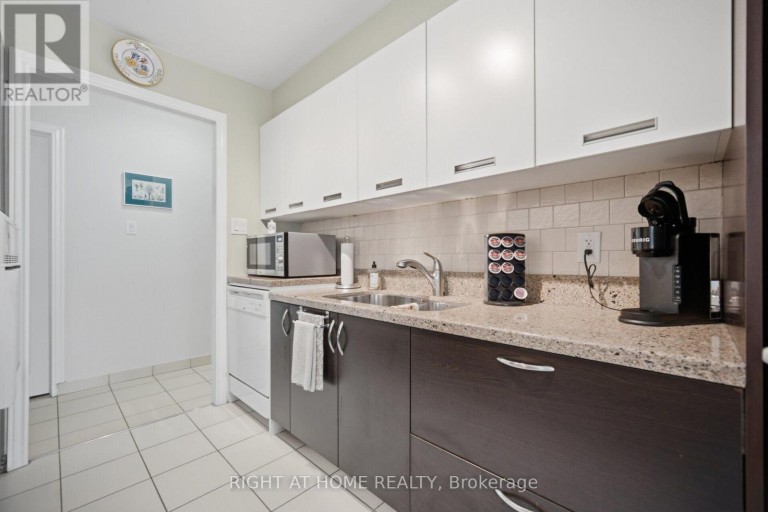 301 - 1580 MISSISSAUGA VALLEY BOULEVARD, Mississauga (Mississauga Valleys), Ontario, L5A3T8