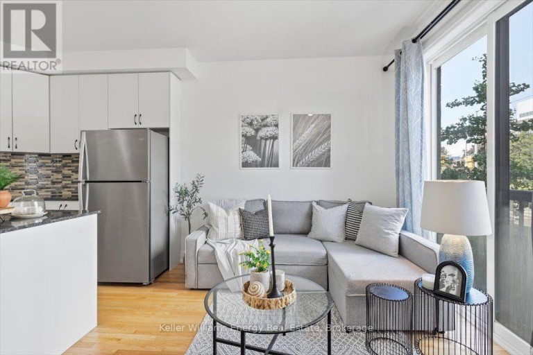 65 - 721 LAWRENCE AVENUE W, Toronto (Yorkdale-Glen Park), Ontario, M6A0C6
