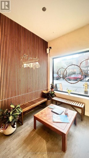 801 QUEEN STREET, Toronto (Niagara), Ontario, M6J1G1