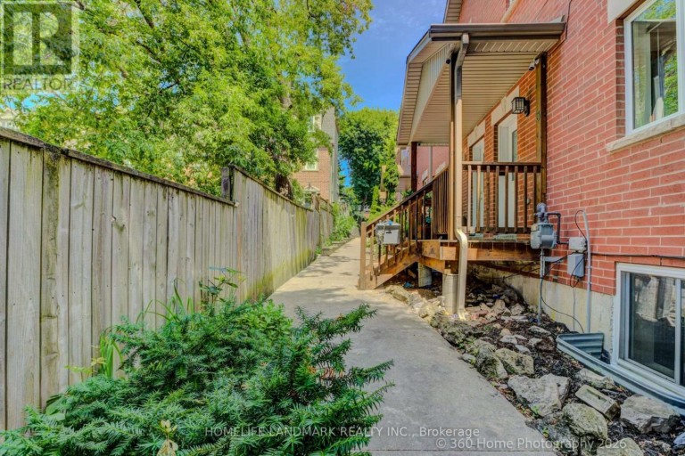 3 - 736 KINGSTON ROAD, Toronto (East End-Danforth), Ontario, M4E1R7
