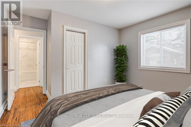 54 DUNCOMBE DRIVE, Hamilton (Hill Park), Ontario, L9A2G2