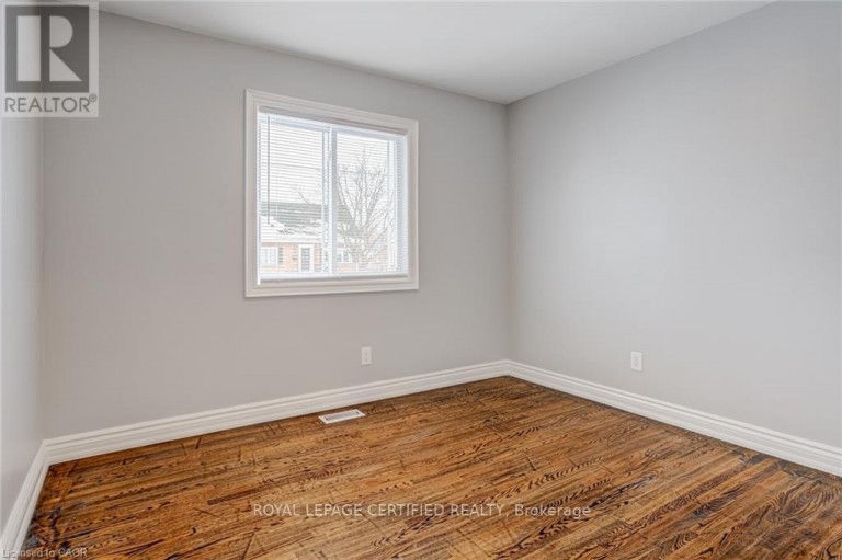 54 DUNCOMBE DRIVE, Hamilton (Hill Park), Ontario, L9A2G2
