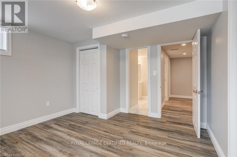 54 DUNCOMBE DRIVE, Hamilton (Hill Park), Ontario, L9A2G2