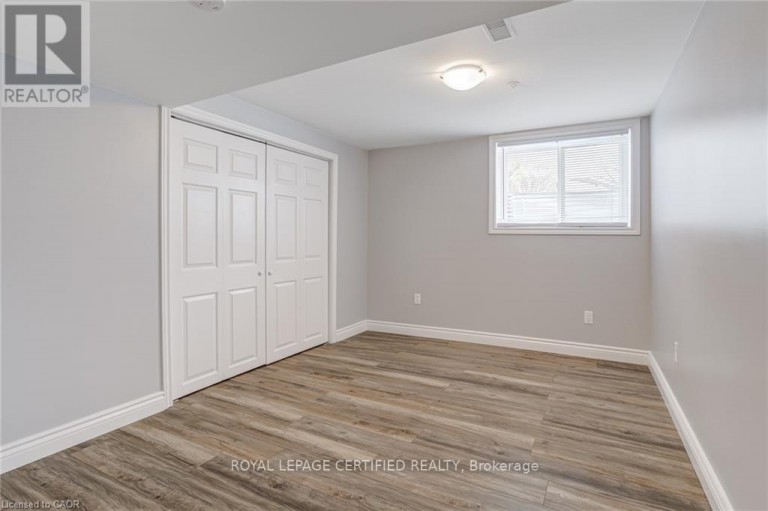 54 DUNCOMBE DRIVE, Hamilton (Hill Park), Ontario, L9A2G2
